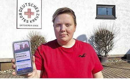 J.Thiele vor dem DRK Heim
